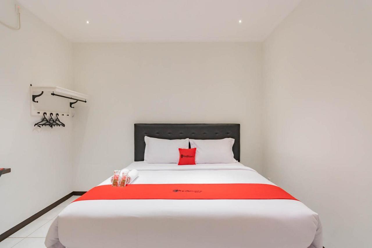 Reddoorz Plus @ Pakuan Residence Tajur Богор Экстерьер фото