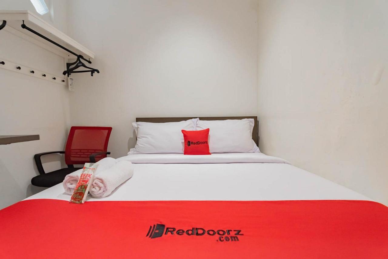Reddoorz Plus @ Pakuan Residence Tajur Богор Экстерьер фото