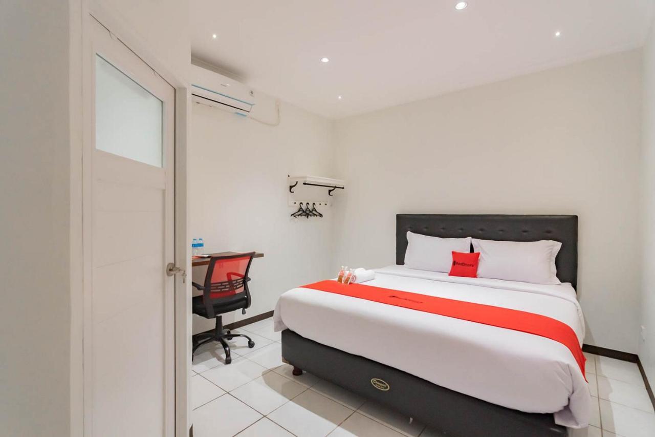Reddoorz Plus @ Pakuan Residence Tajur Богор Экстерьер фото