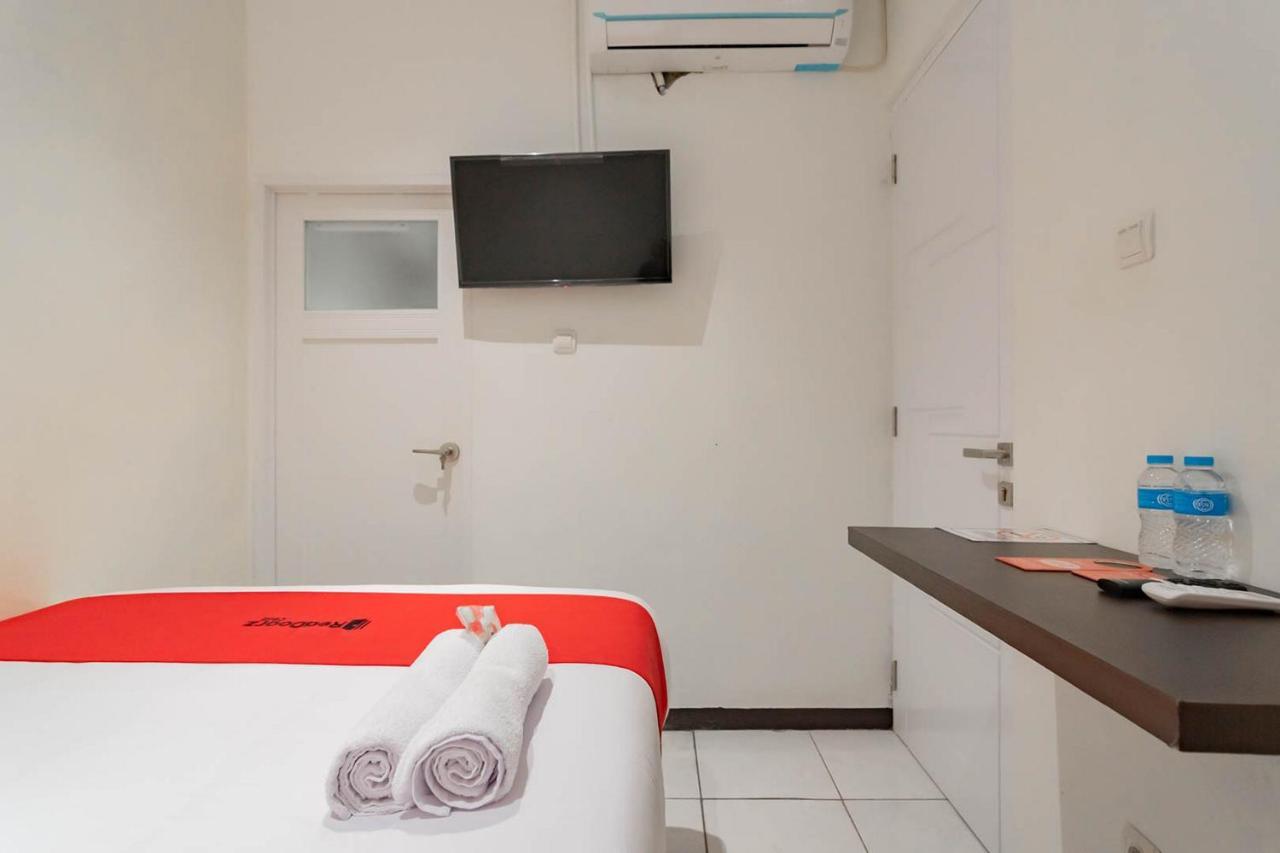 Reddoorz Plus @ Pakuan Residence Tajur Богор Экстерьер фото