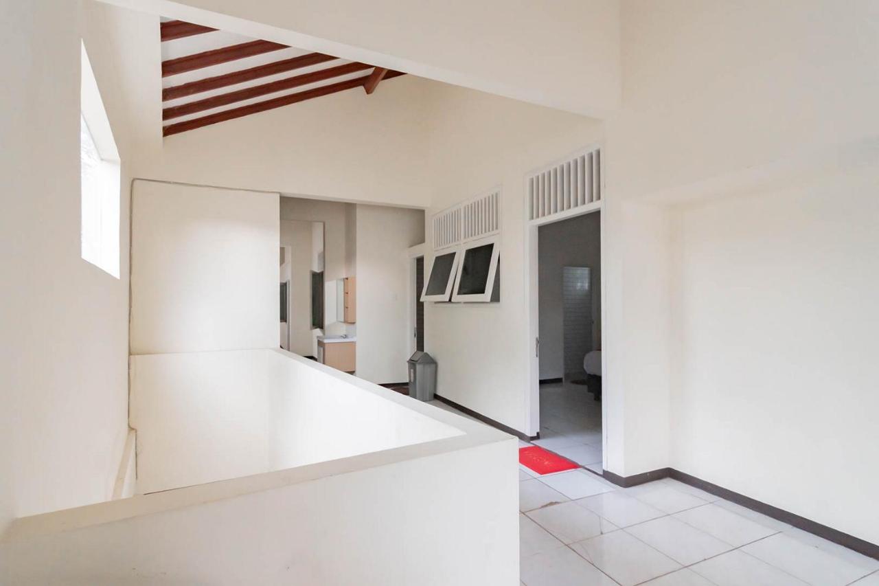 Reddoorz Plus @ Pakuan Residence Tajur Богор Экстерьер фото