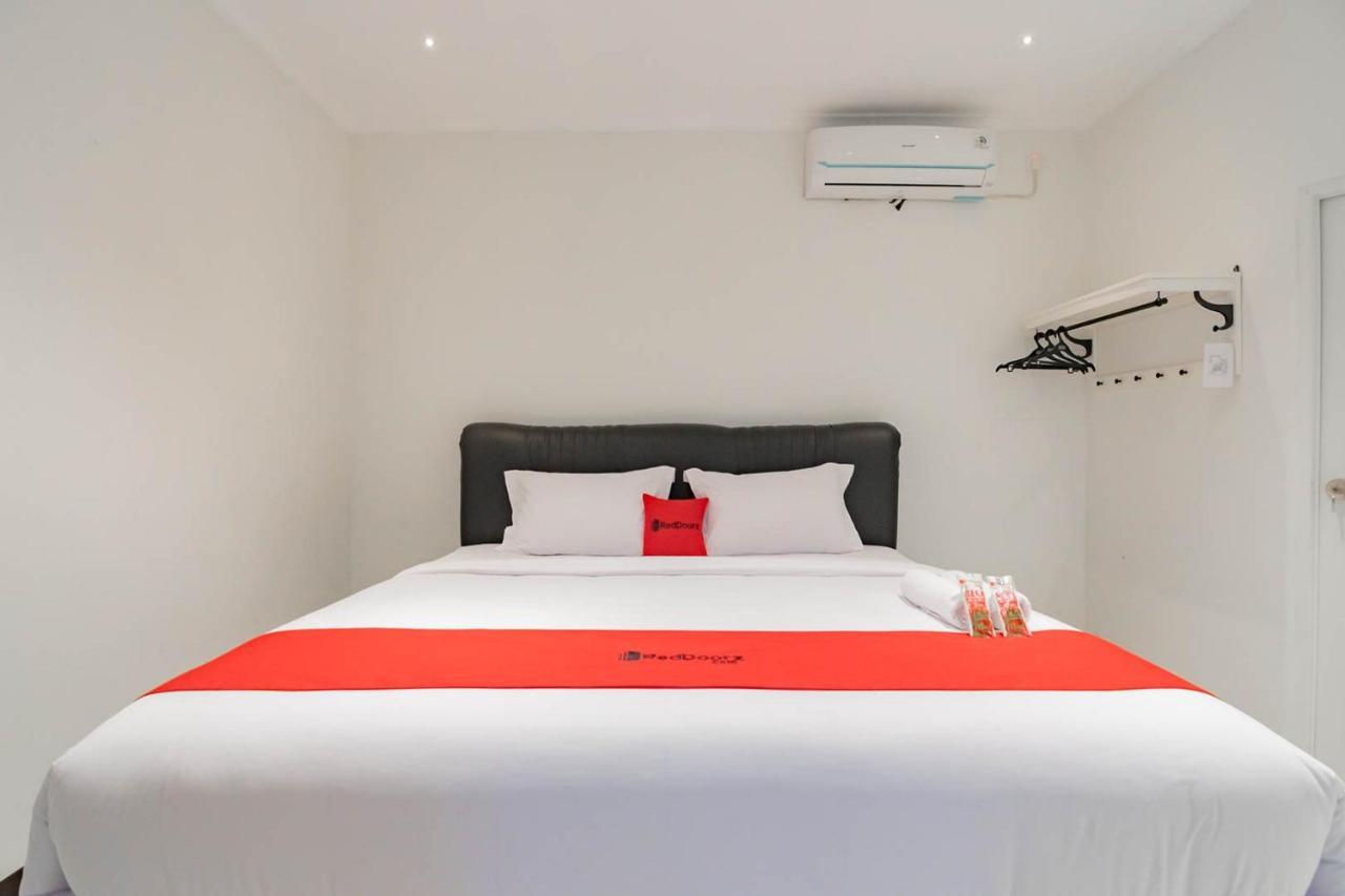Reddoorz Plus @ Pakuan Residence Tajur Богор Экстерьер фото